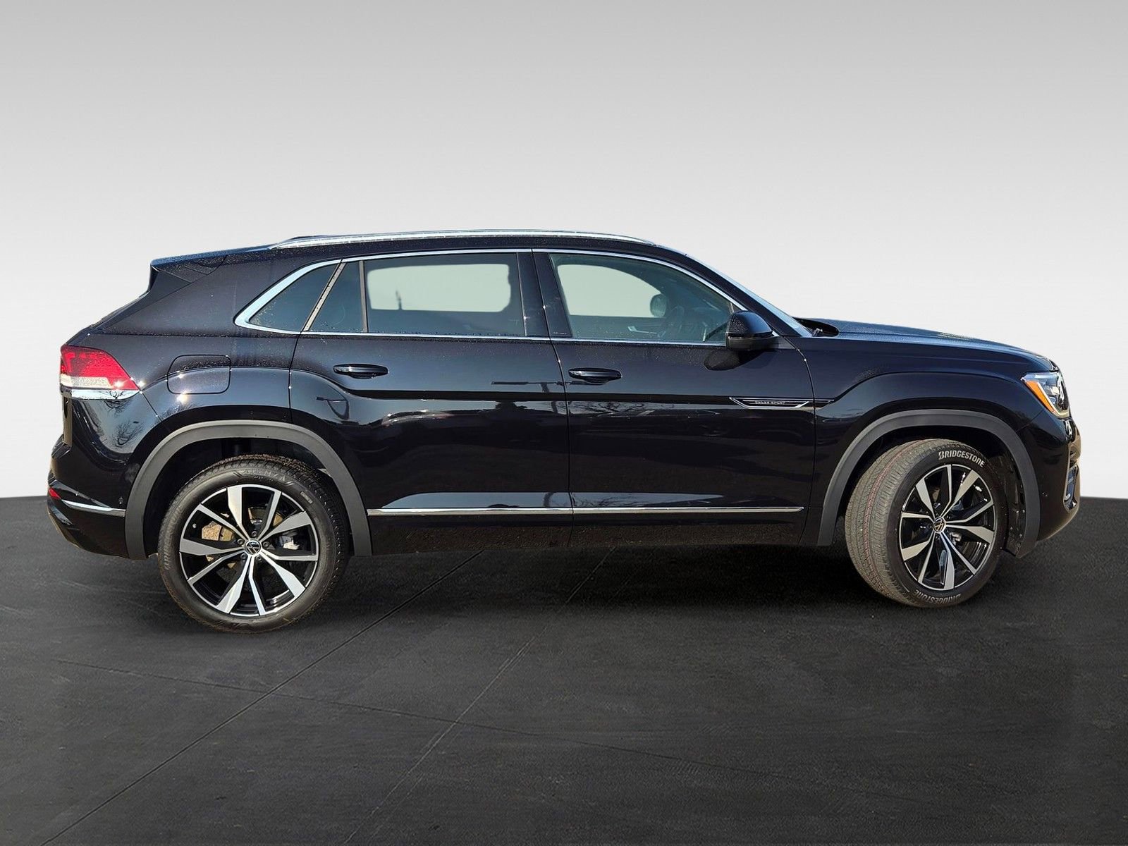 New 2026 Volkswagen Atlas Cross Sport SEL Premium R-Line image 3