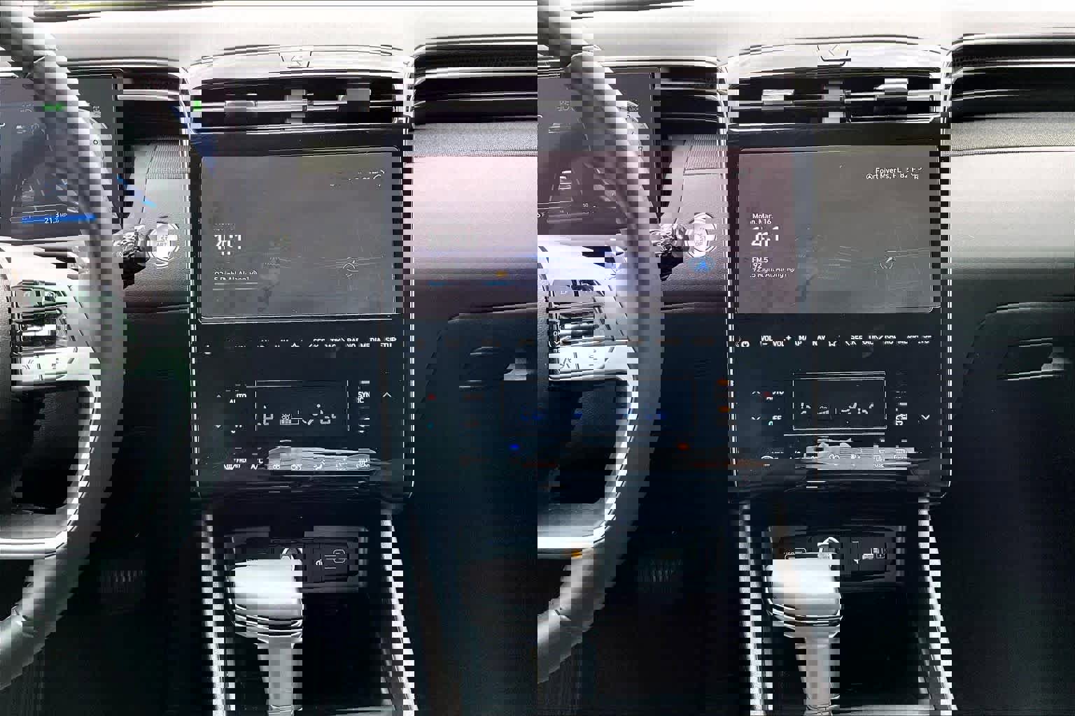 Used 2023 Hyundai Santa Cruz Limited image 7