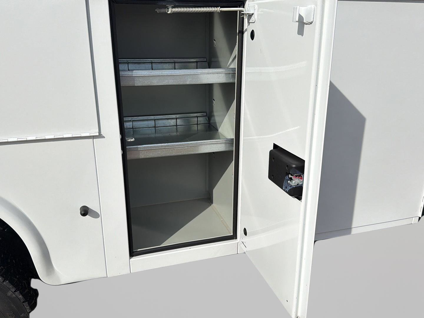 New 2026 Ford F550 4x4 Crew Cab image 17