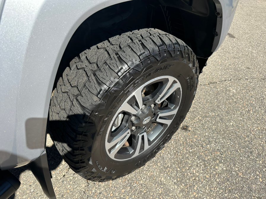 Used 2016 Toyota Tacoma TRD Sport w/ Exterior Package AWD/4WD image 36
