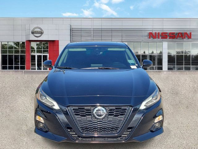 Certified 2022 Nissan Altima 2.5 SR w/ Midnight Edition Package image 11