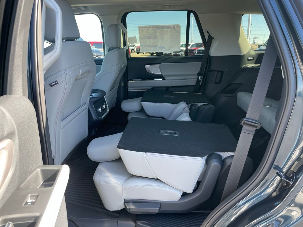 New 2026 Ford Expedition Active image 61