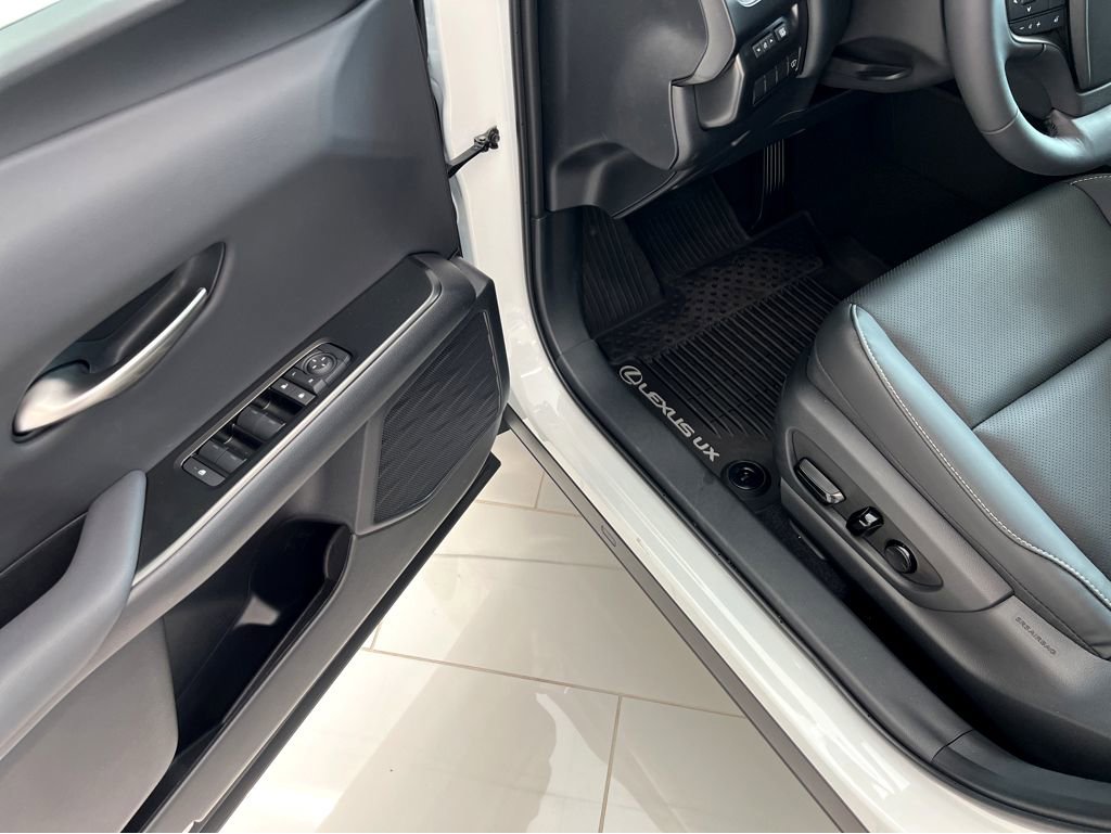 New 2026 Lexus UX 300h AWD image 8