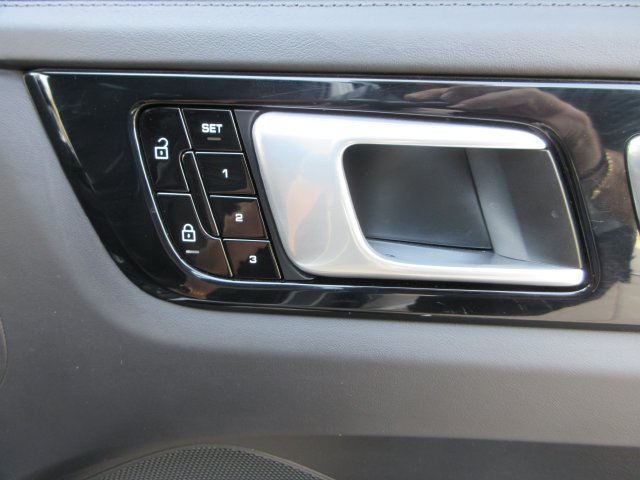 Used 2021 Porsche Cayenne GTS AWD/4WD image 25