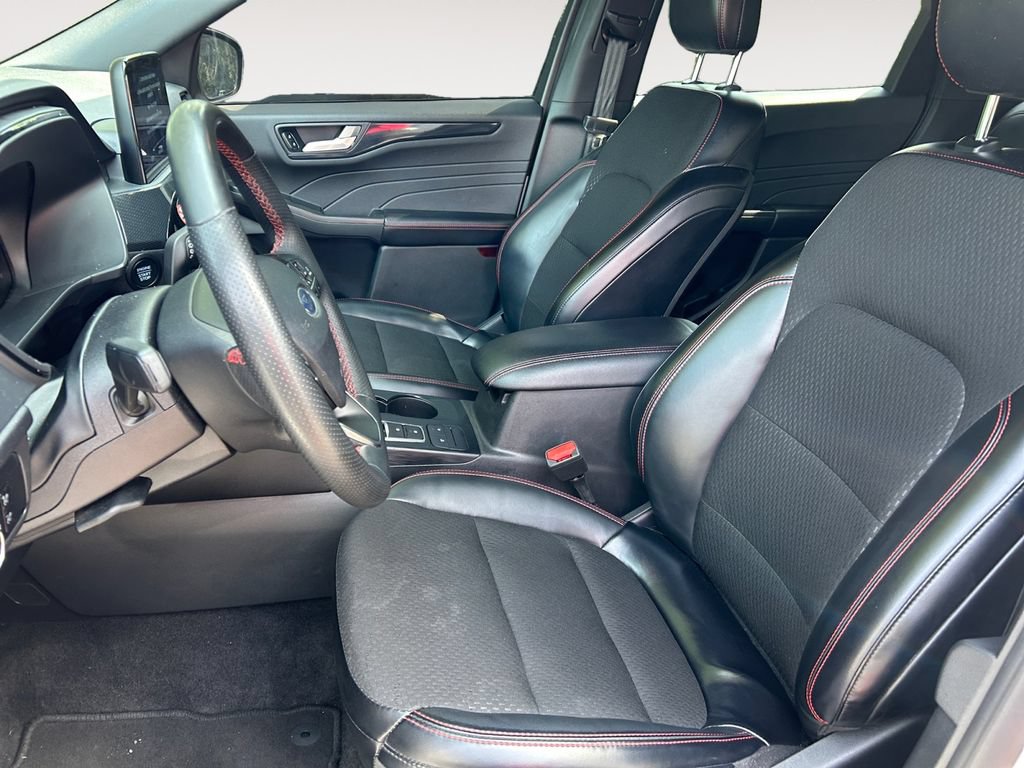 Used 2025 Ford Escape ST-Line FWD image 9