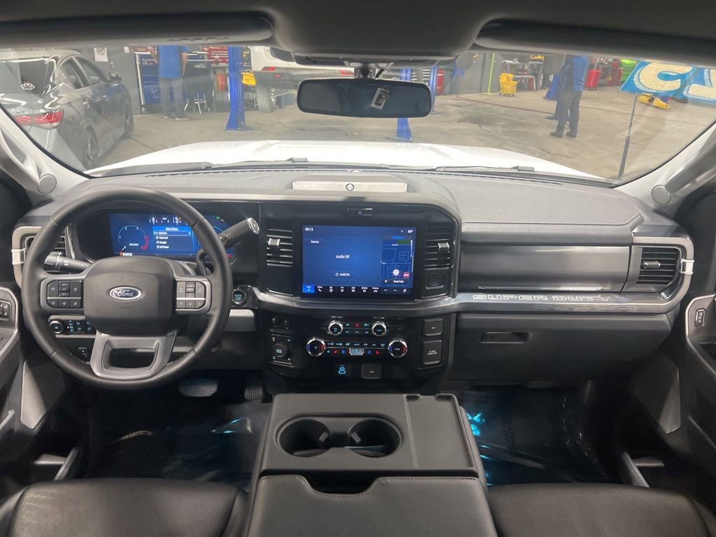 Certified 2025 Ford F350 Lariat w/ Camper Package image 15