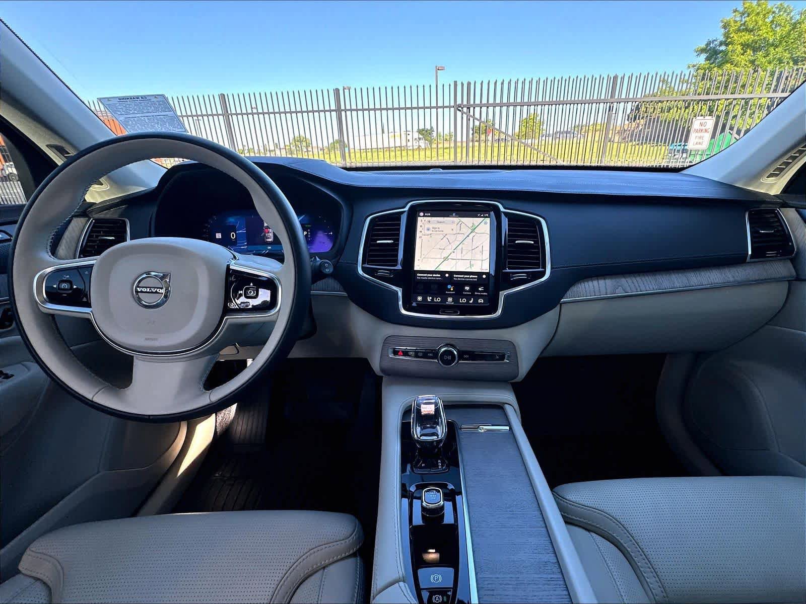 Used 2024 Volvo XC90 T8 Ultimate w/ Protection Package Premier AWD/4WD image 18