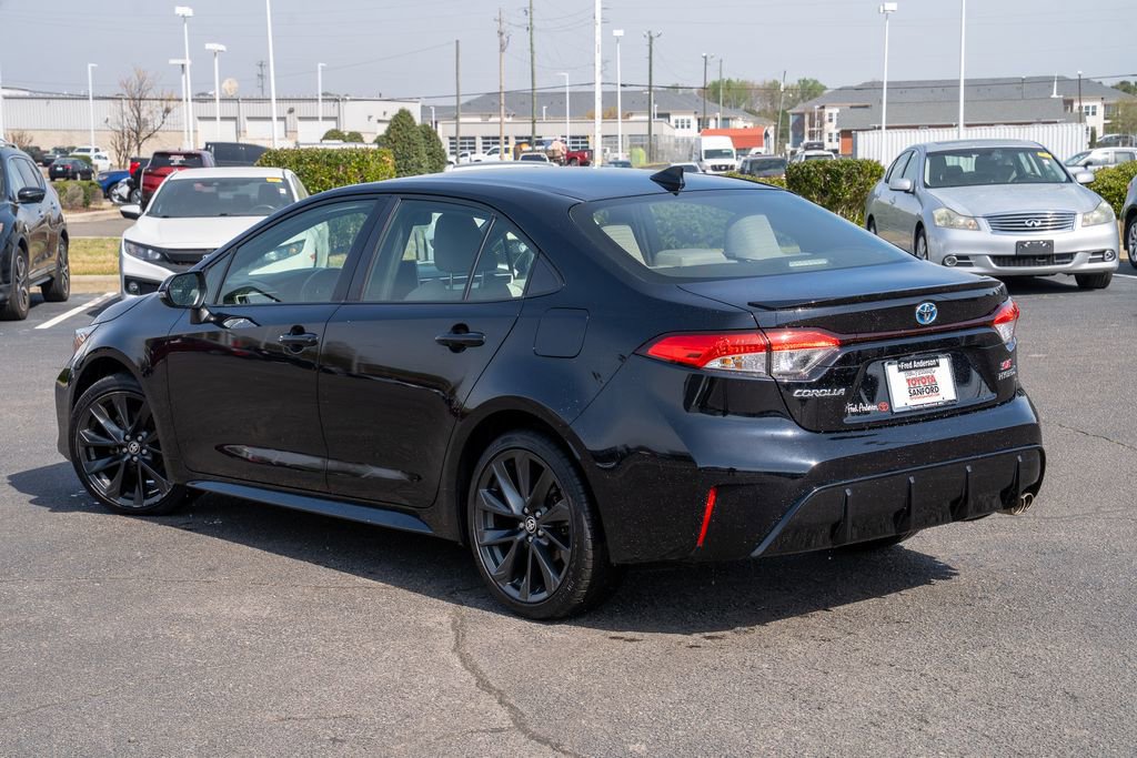 Used 2023 Toyota Corolla SE image 3