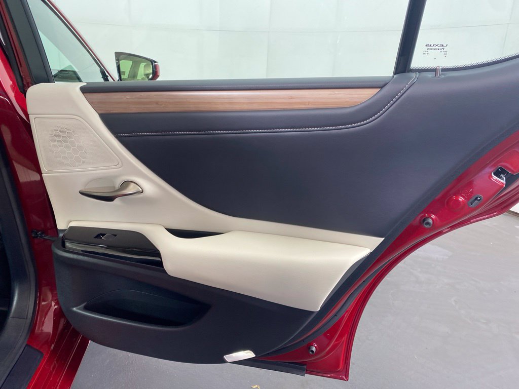 Certified 2024 Lexus ES 300h w/ Premium Package FWD image 31