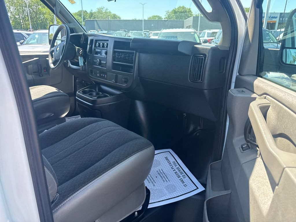 Used 2025 Chevrolet Express 2500 w/ Driver Convenience Package RWD image 22