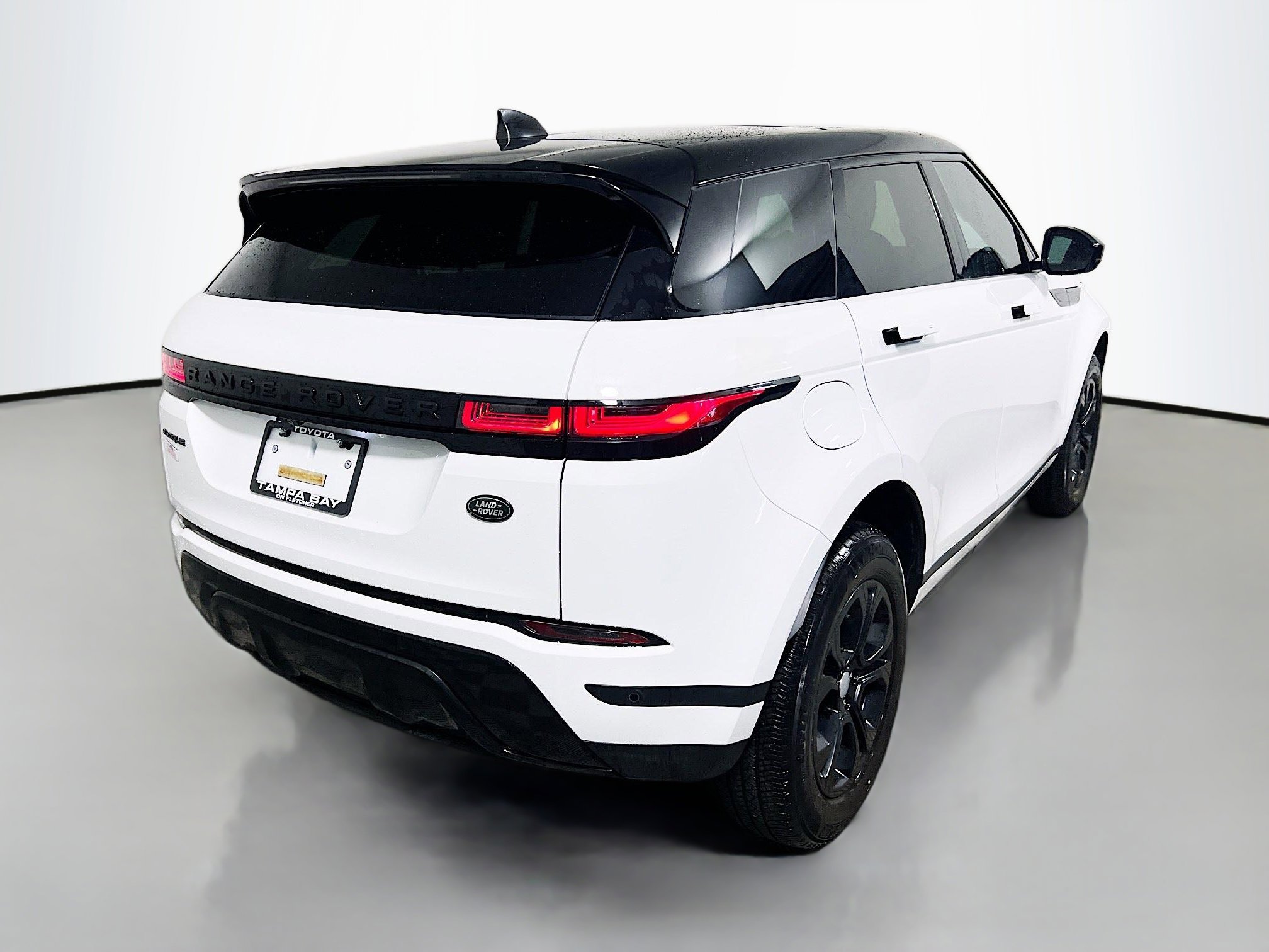 Used 2023 Land Rover Range Rover Evoque S AWD/4WD image 4