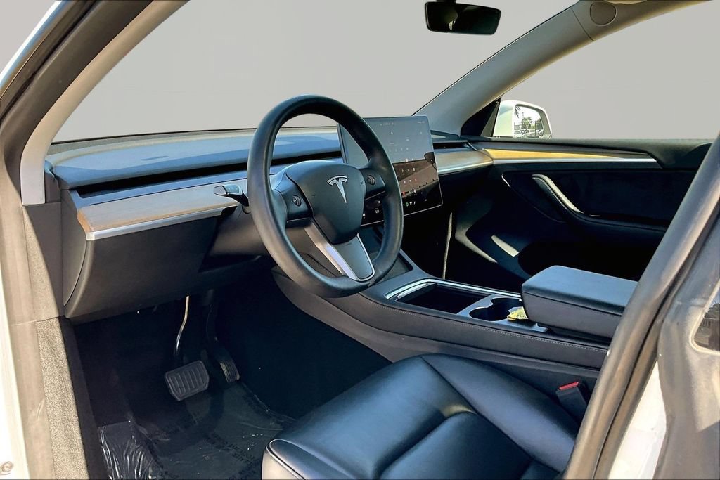 Used 2023 Tesla Model Y Long Range AWD/4WD image 17