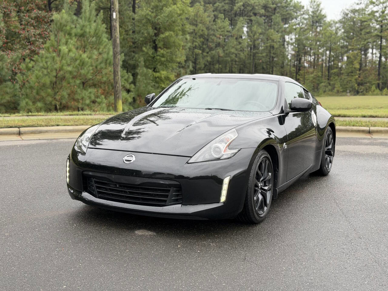 Used 2018 Nissan 370Z Touring image 3