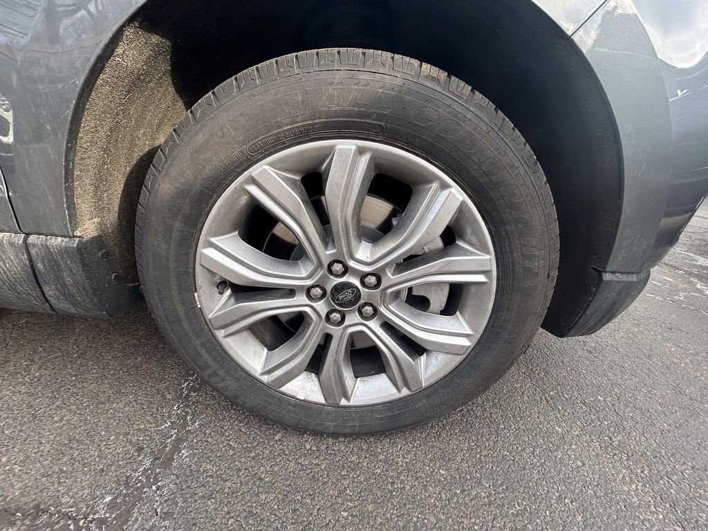 Certified 2024 Ford Edge Titanium AWD/4WD image 11