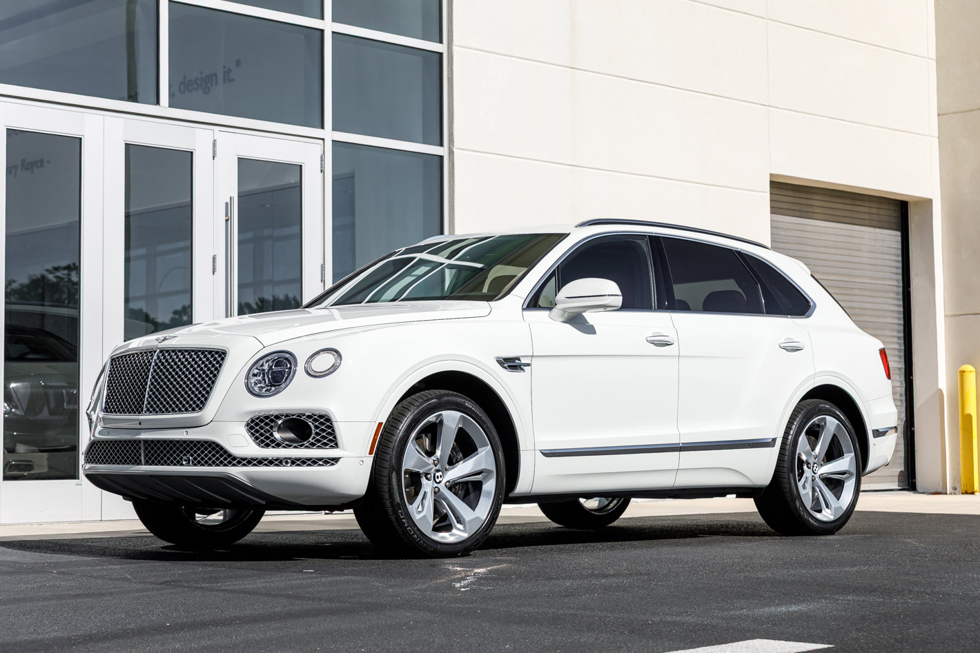 Used 2018 Bentley Bentayga AWD/4WD image 29