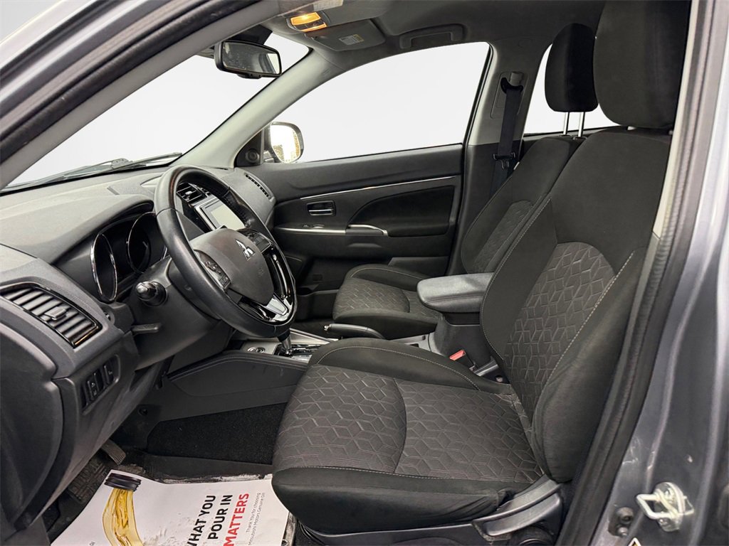 Used 2021 Mitsubishi Outlander Sport SE image 12