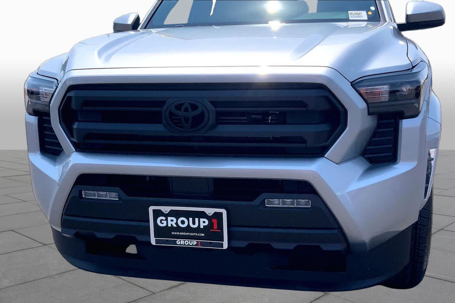 Used 2025 Toyota Tacoma SR5 AWD/4WD image 30