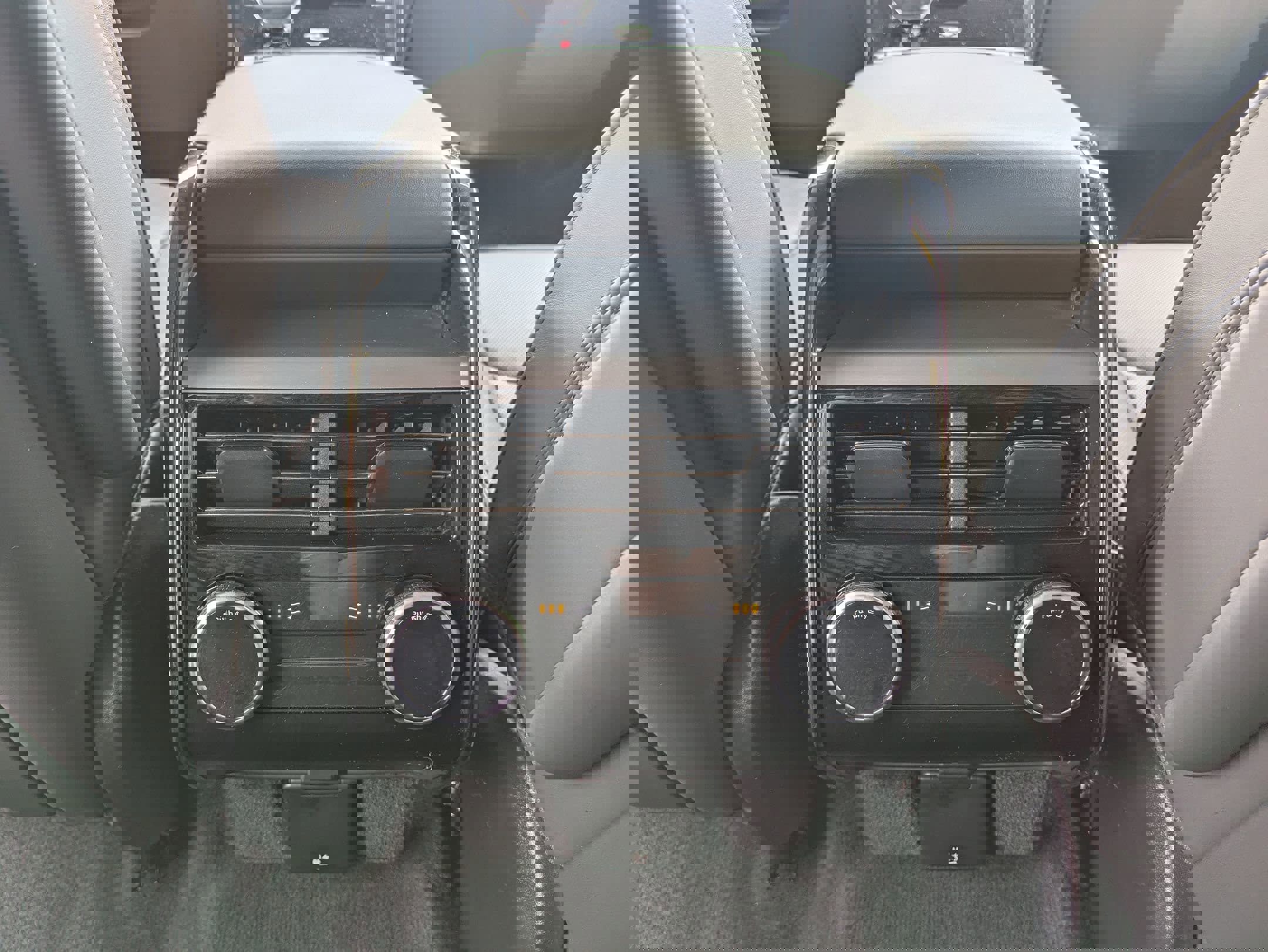 Certified 2024 Land Rover Range Rover Sport SE image 24