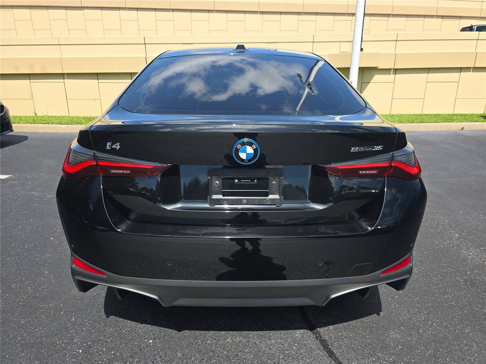 Certified 2023 BMW i4 eDrive35 w/ Premium Package RWD image 3
