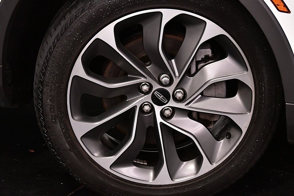 Used 2022 Lincoln Nautilus Reserve image 9