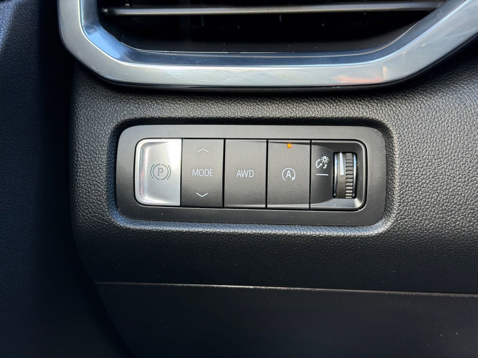 Used 2025 GMC Acadia Elevation image 12