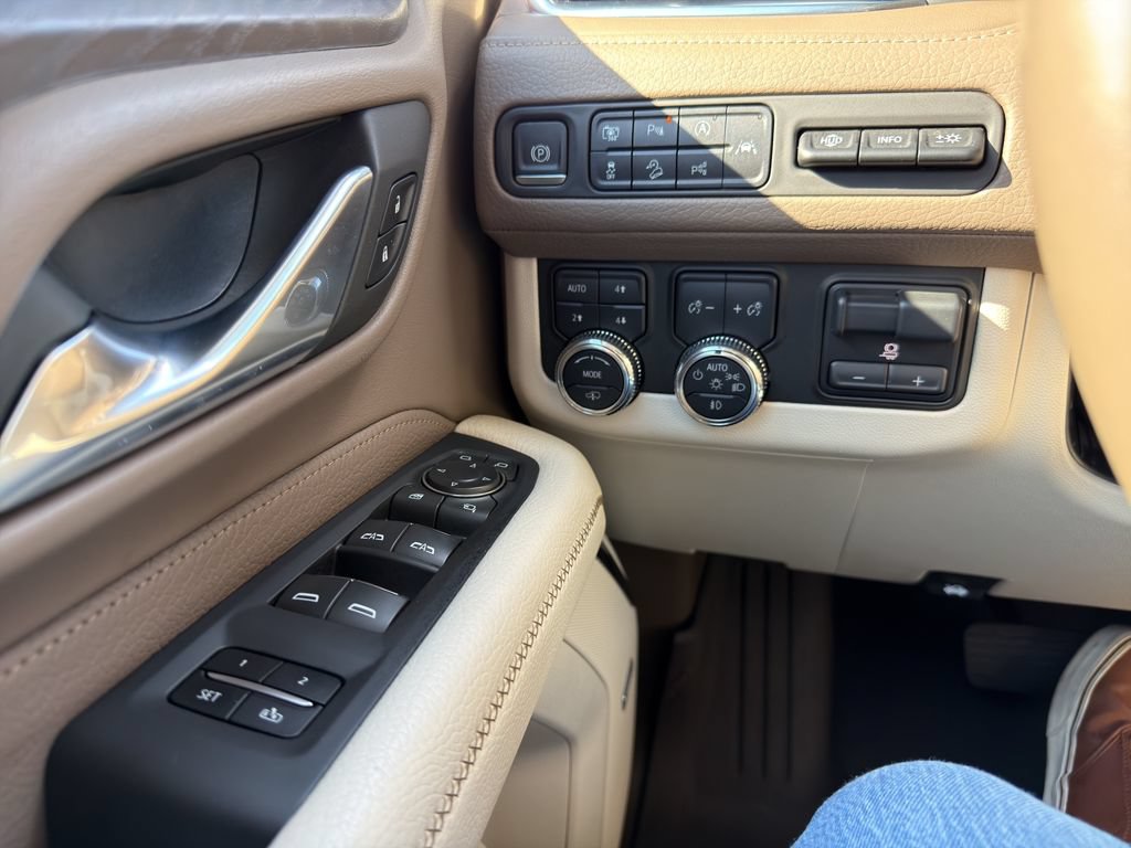 Certified 2023 GMC Yukon Denali w/ Denali Reserve Package AWD/4WD image 22