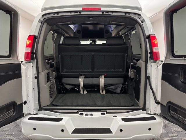 Used 2021 GMC Savana 2500 w/ Enhanced Convenience Package RWD image 10