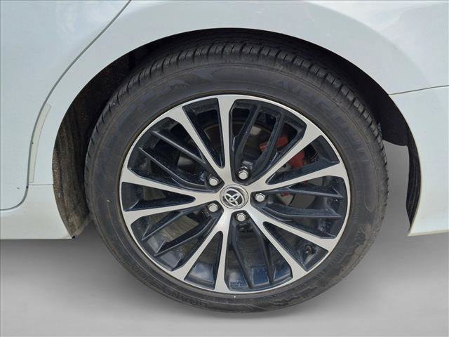 Used 2018 Toyota Camry FWD image 10
