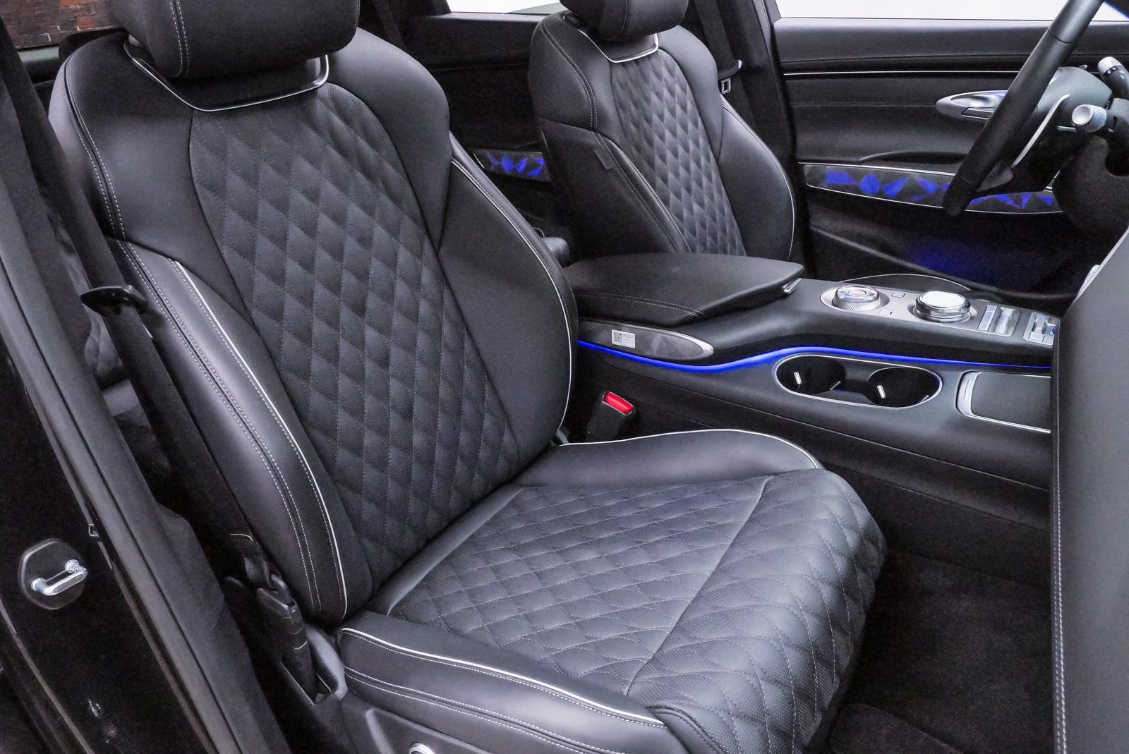 Certified 2025 Genesis GV70 3.5T Sport w/ Sport Advanced Package image 15