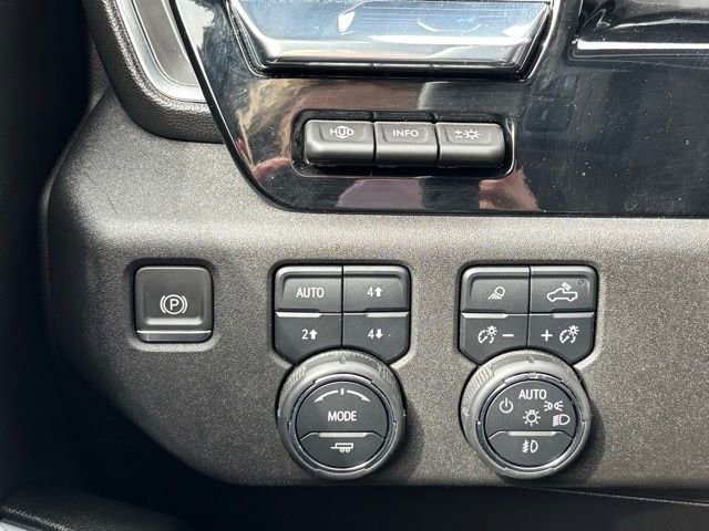 Used 2024 Chevrolet Silverado 1500 LTZ w/ LTZ Premium Package AWD/4WD image 32