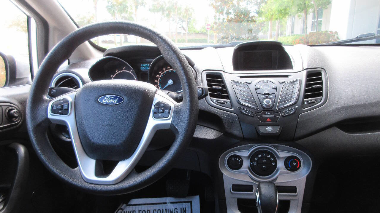 Used 2019 Ford Fiesta SE image 25
