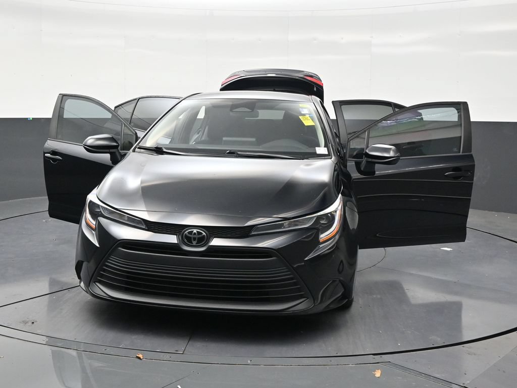 Used 2023 Toyota Corolla LE FWD image 32