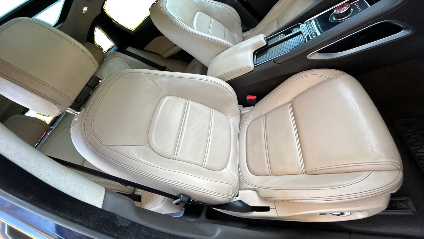 Used 2019 Jaguar F-PACE Prestige image 16