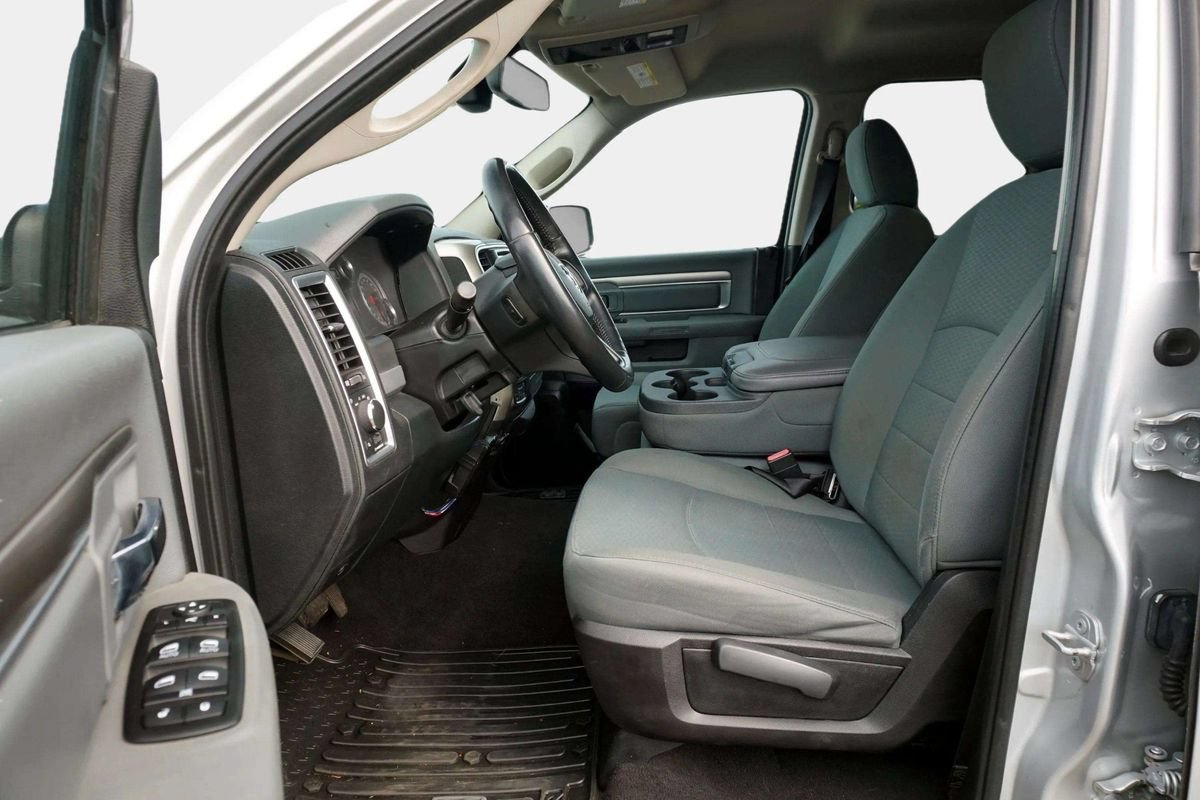 Used 2015 RAM 1500 Classic SLT w/ Luxury Group AWD/4WD image 15