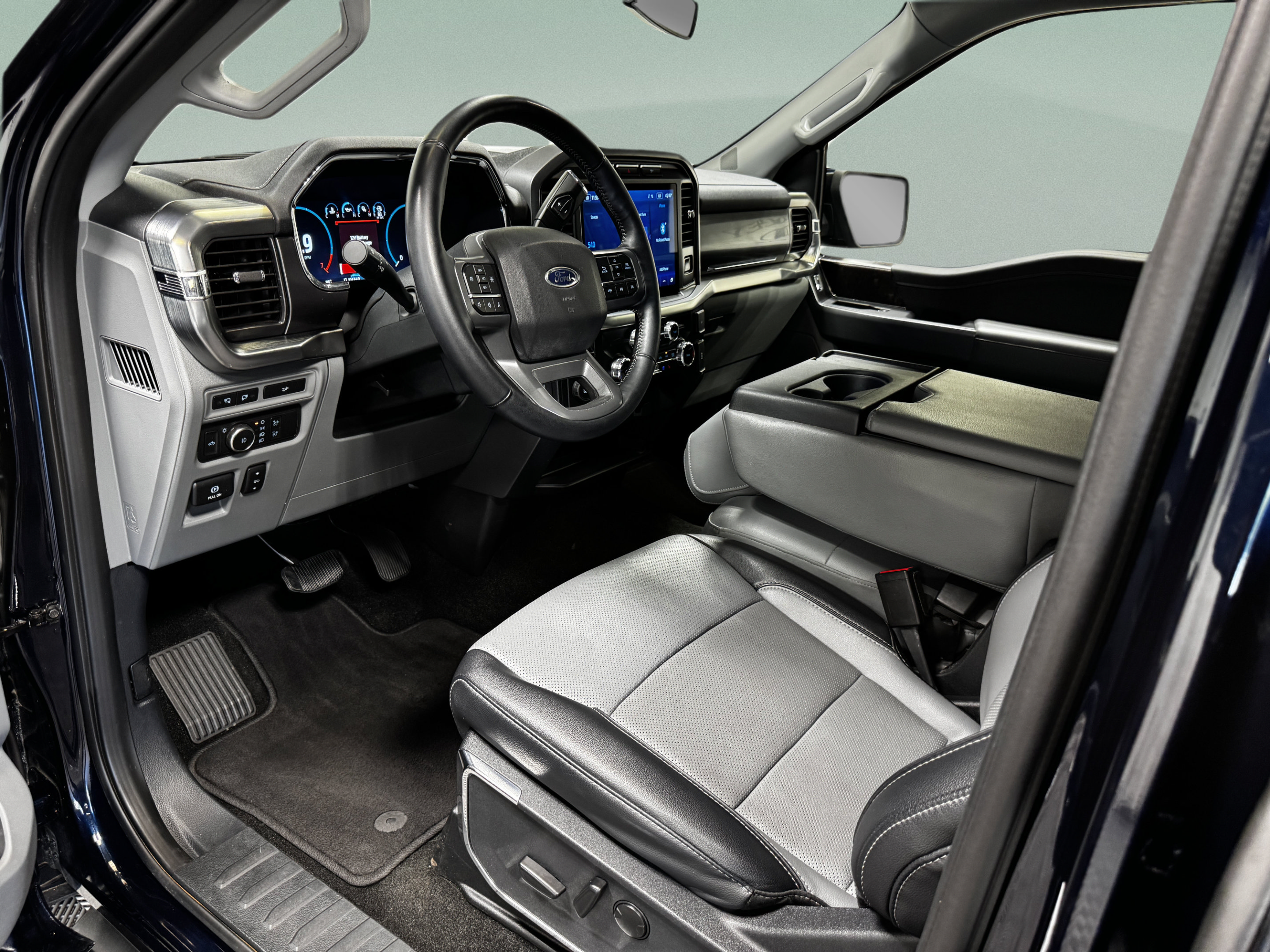 Used 2022 Ford F150 Lariat RWD image 10