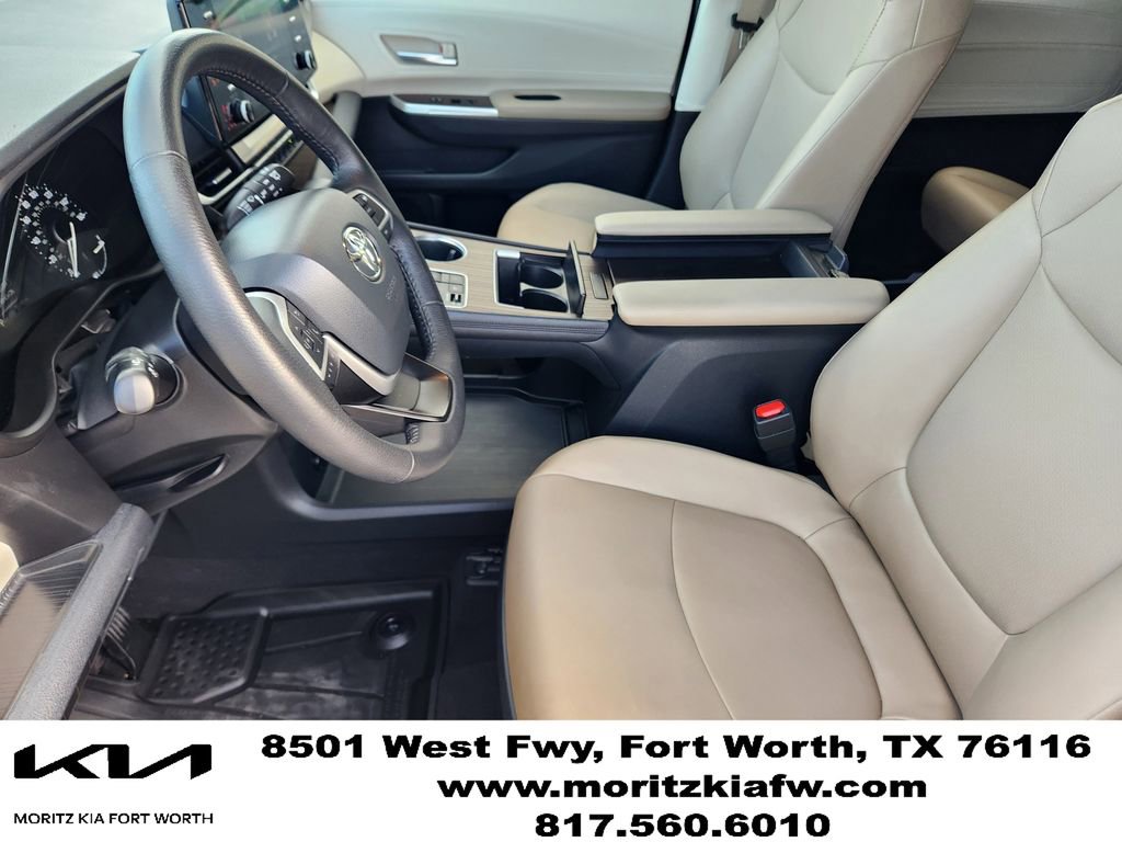 Used 2021 Toyota Sienna XLE FWD image 12