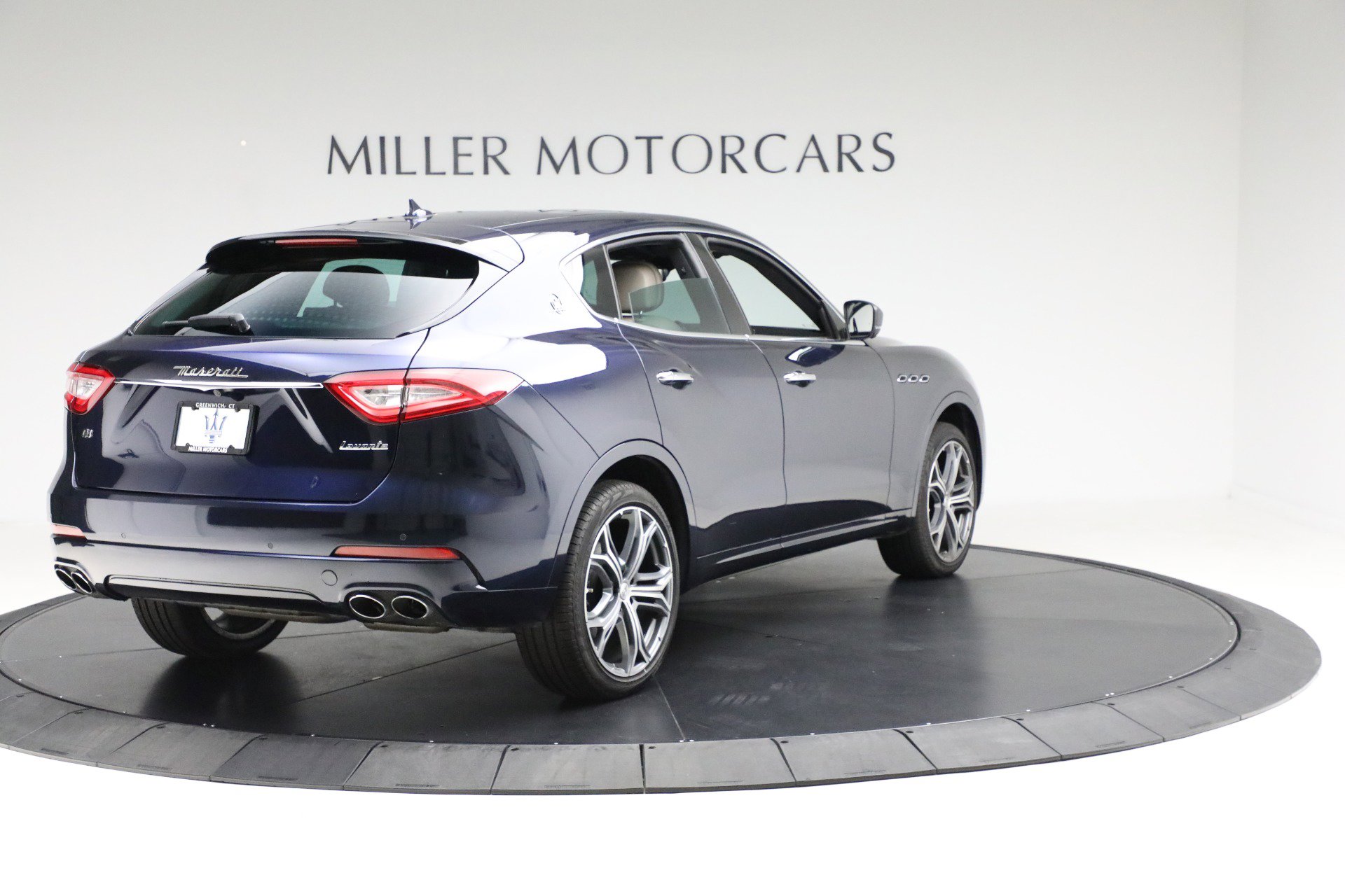 Used 2019 Maserati Levante image 7
