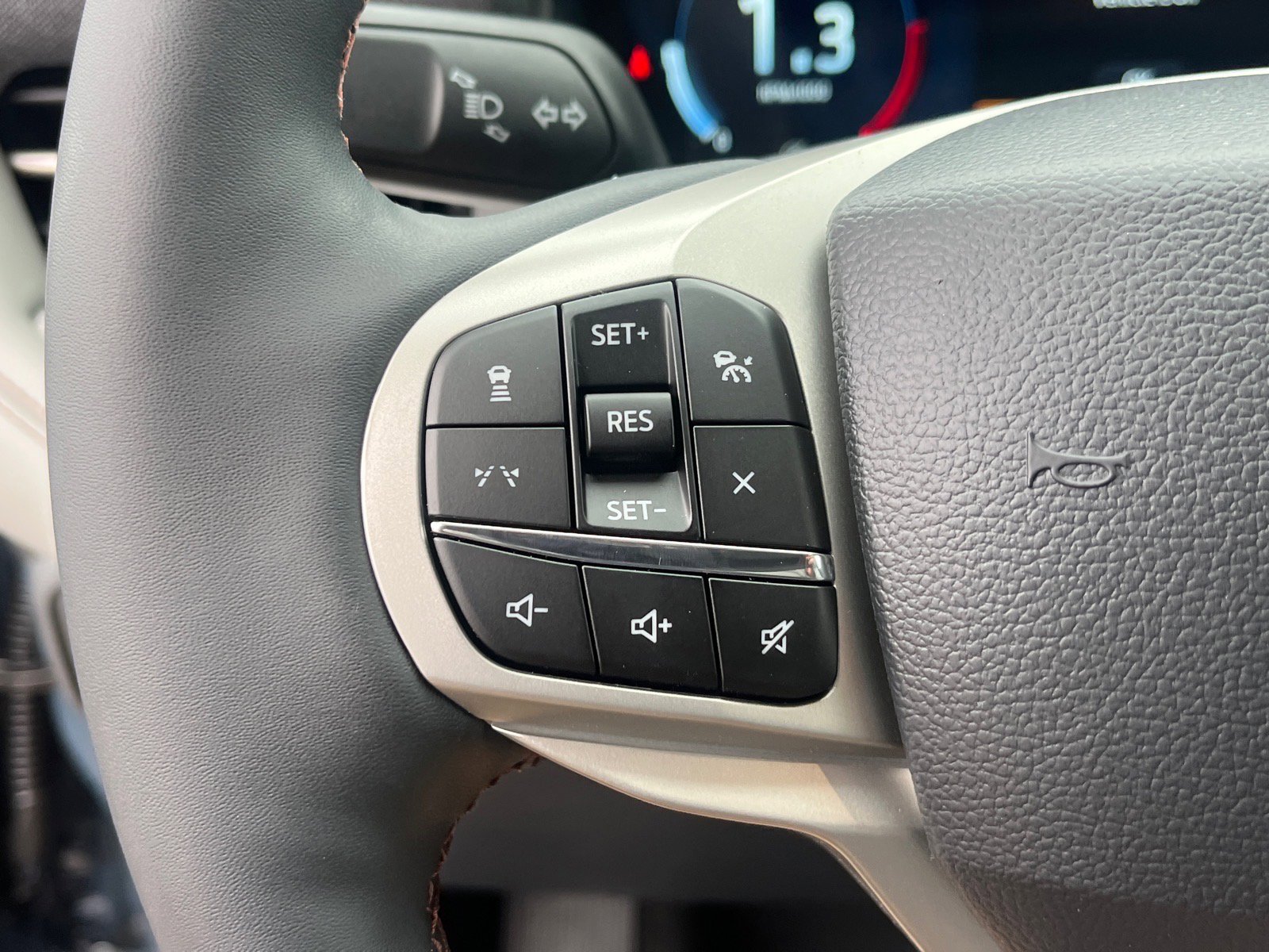 New 2026 Ford Explorer Active w/ Active Comfort Package image 14