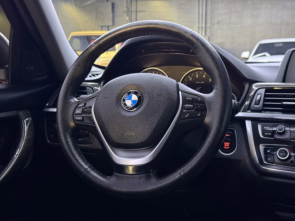 Used 2015 BMW 335i xDrive Sedan AWD/4WD image 21