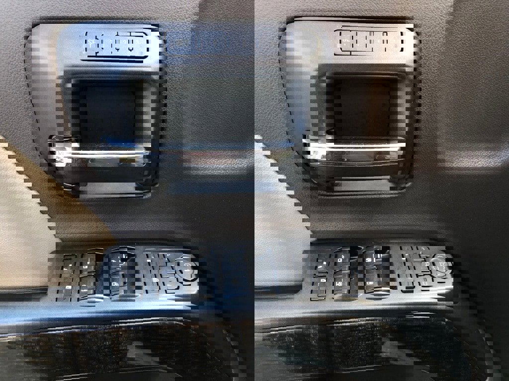 Used 2016 GMC Sierra 2500 Denali w/ Duramax Plus Package image 13