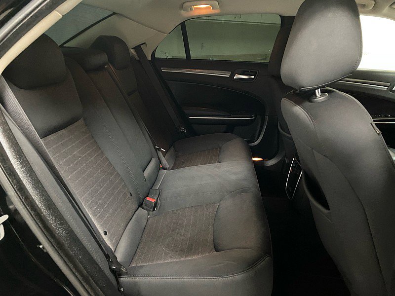 Used 2022 Chrysler 300 Touring w/ Sport Appearance Package image 13