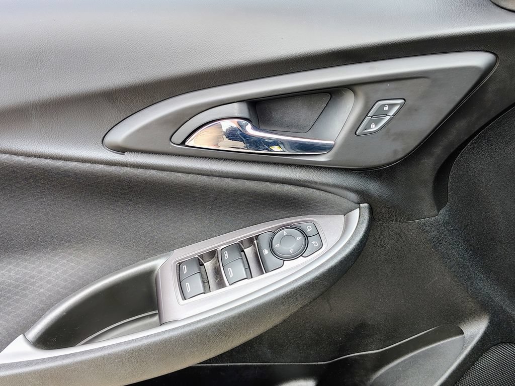 Used 2022 Chevrolet Malibu LT FWD image 14
