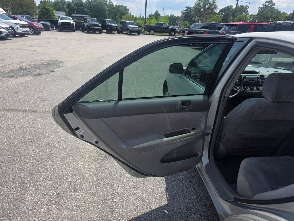 Used 2002 Toyota Camry LE FWD image 8