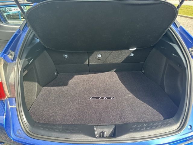 Used 2022 Toyota C-HR XLE FWD image 21