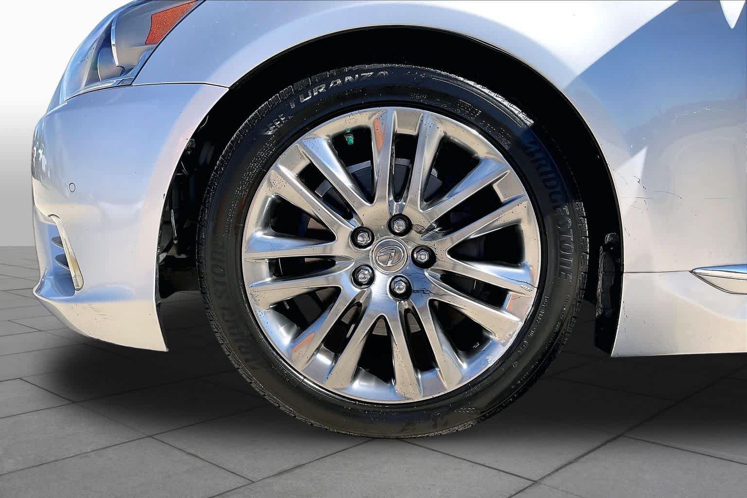 Used 2017 Lexus LS 460 w/ Comfort Package RWD image 11