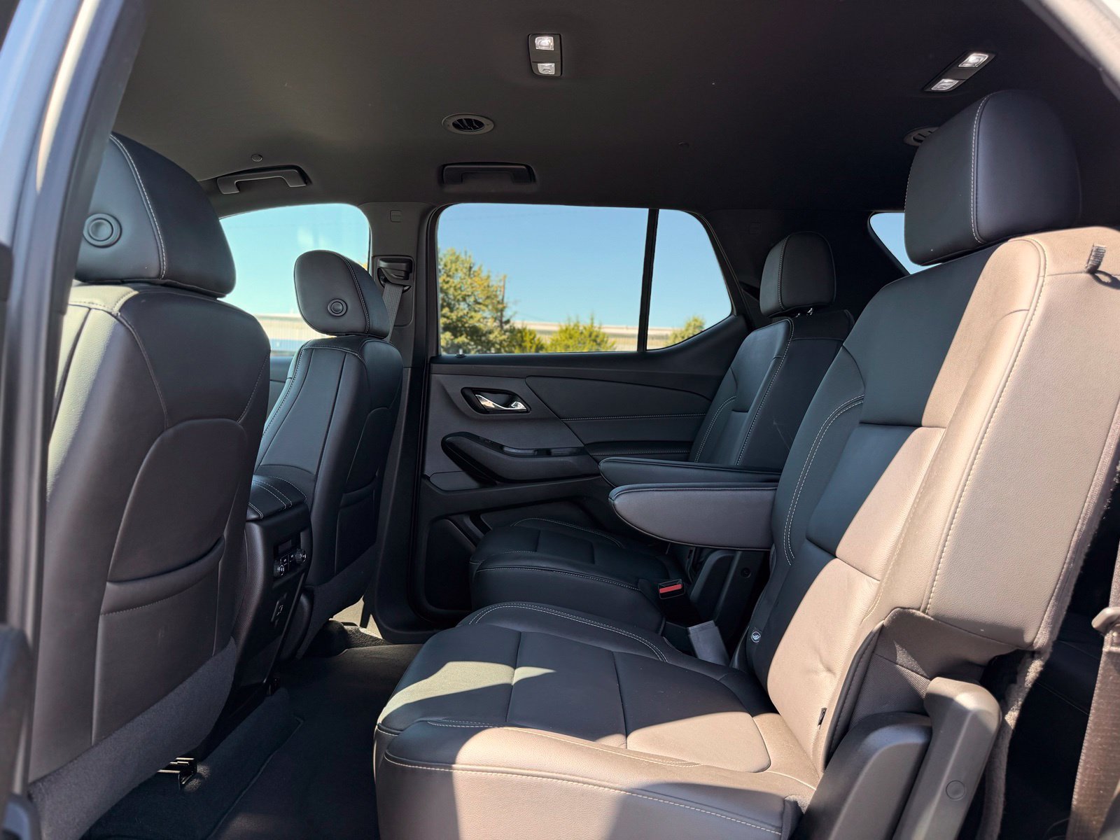 Used 2022 Chevrolet Traverse LT AWD/4WD image 19