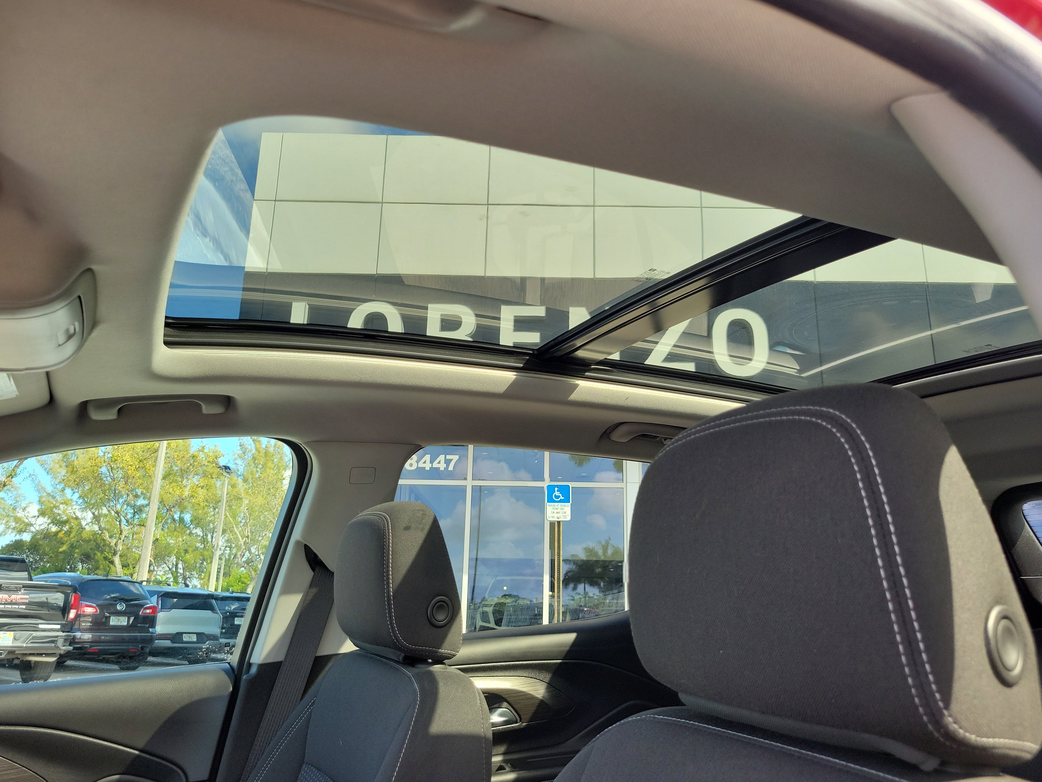 Used 2023 GMC Terrain SLE w/ Driver Convenience Package image 11