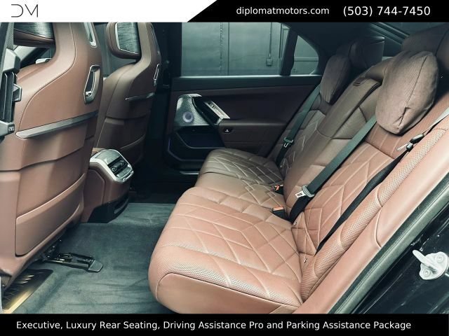 Used 2023 BMW 760i xDrive w/ Executive Package AWD/4WD image 23