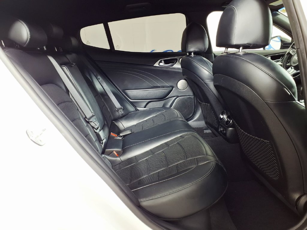 Used 2022 Kia Stinger GT2 AWD/4WD image 10