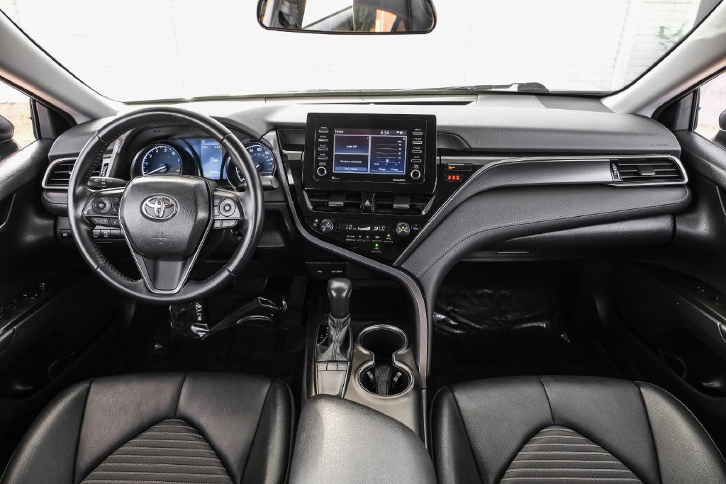 Used 2023 Toyota Camry SE FWD image 10